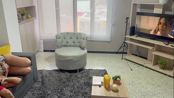 Tarde De Peliculas Y Sexo Con Mi Pequeña Hermanastra H.L. April Carter Porn